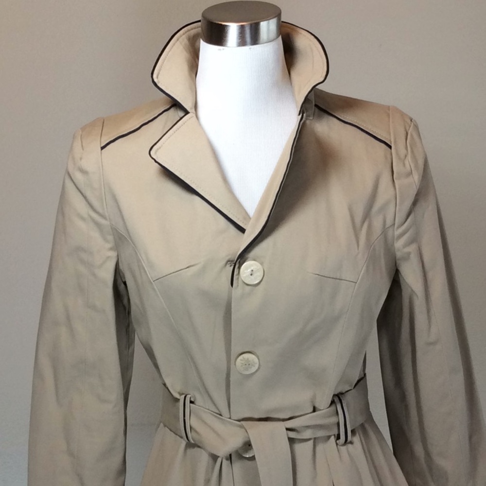 CASS Corset Back Trench Coat - Picture 3 of 7